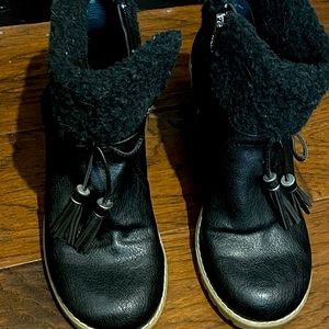 bass boots size 6 like new Black